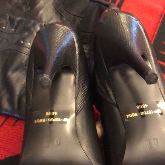 Sexy Black Stiletto Boots - Picture 6 of 13